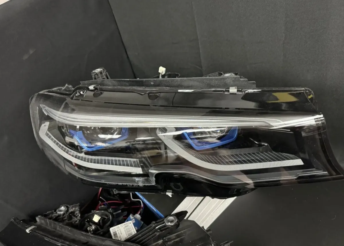 BMW G20 3 Series OEM Adaptive LED Laser Headlights - Image 4