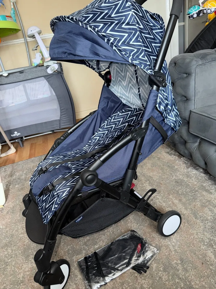 Ultra Light Stroller - Image 2