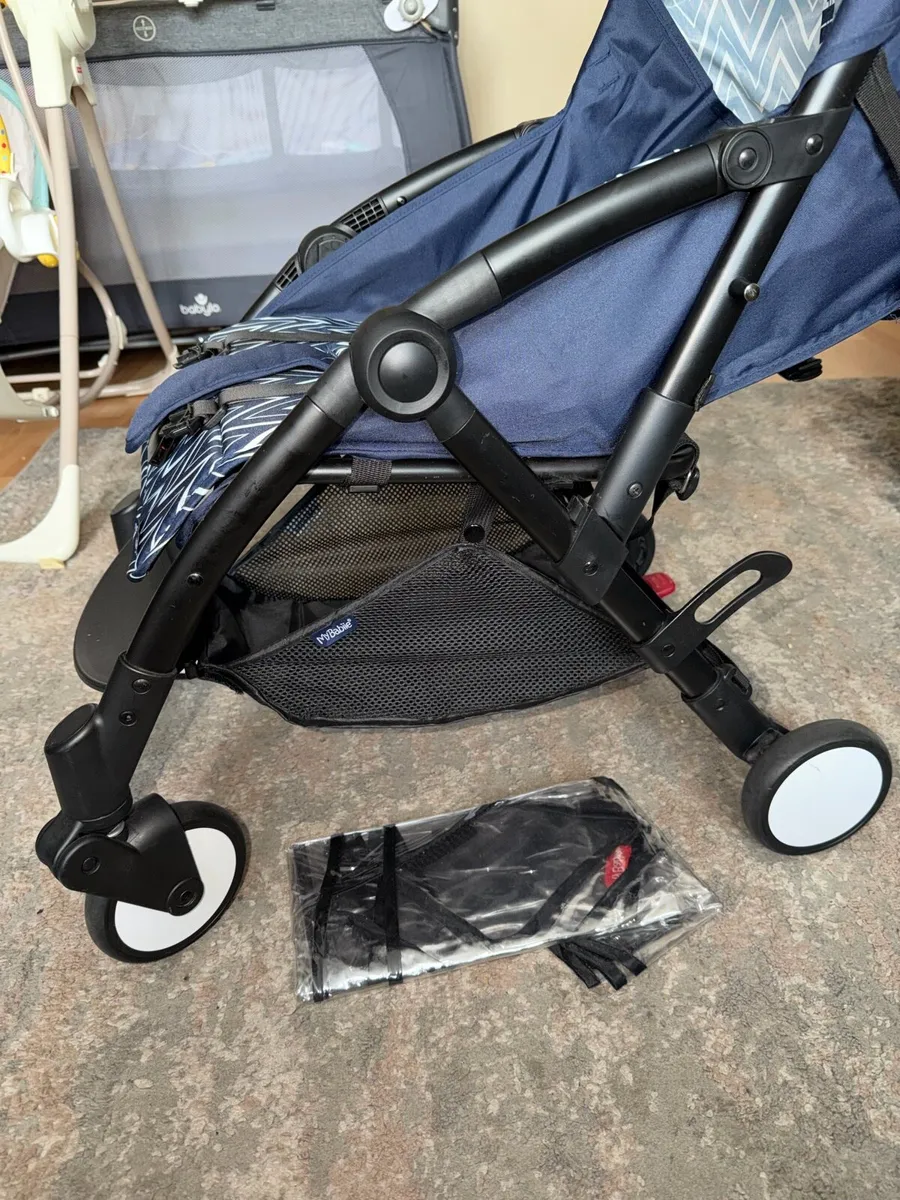 Ultra Light Stroller - Image 3