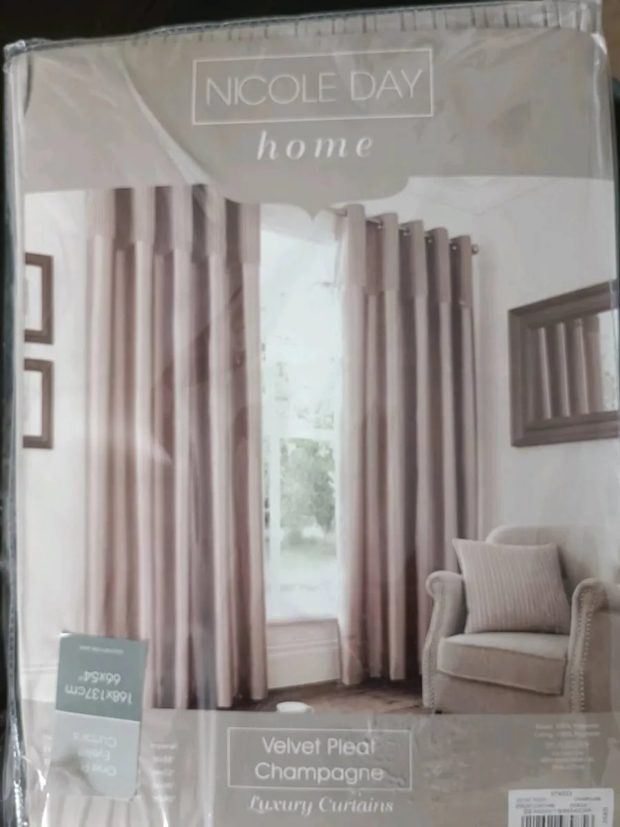 Curtains - Image 4