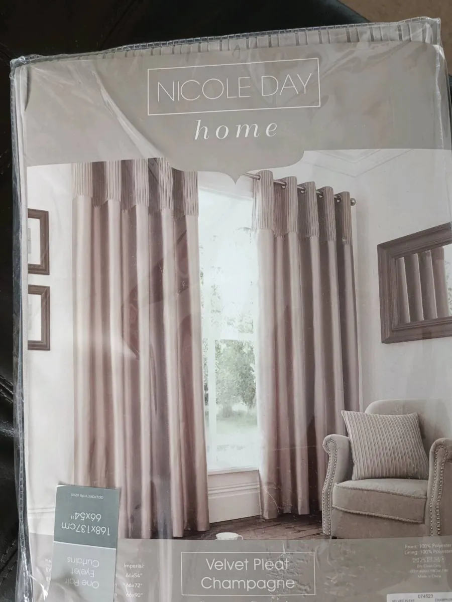 Curtains - Image 3