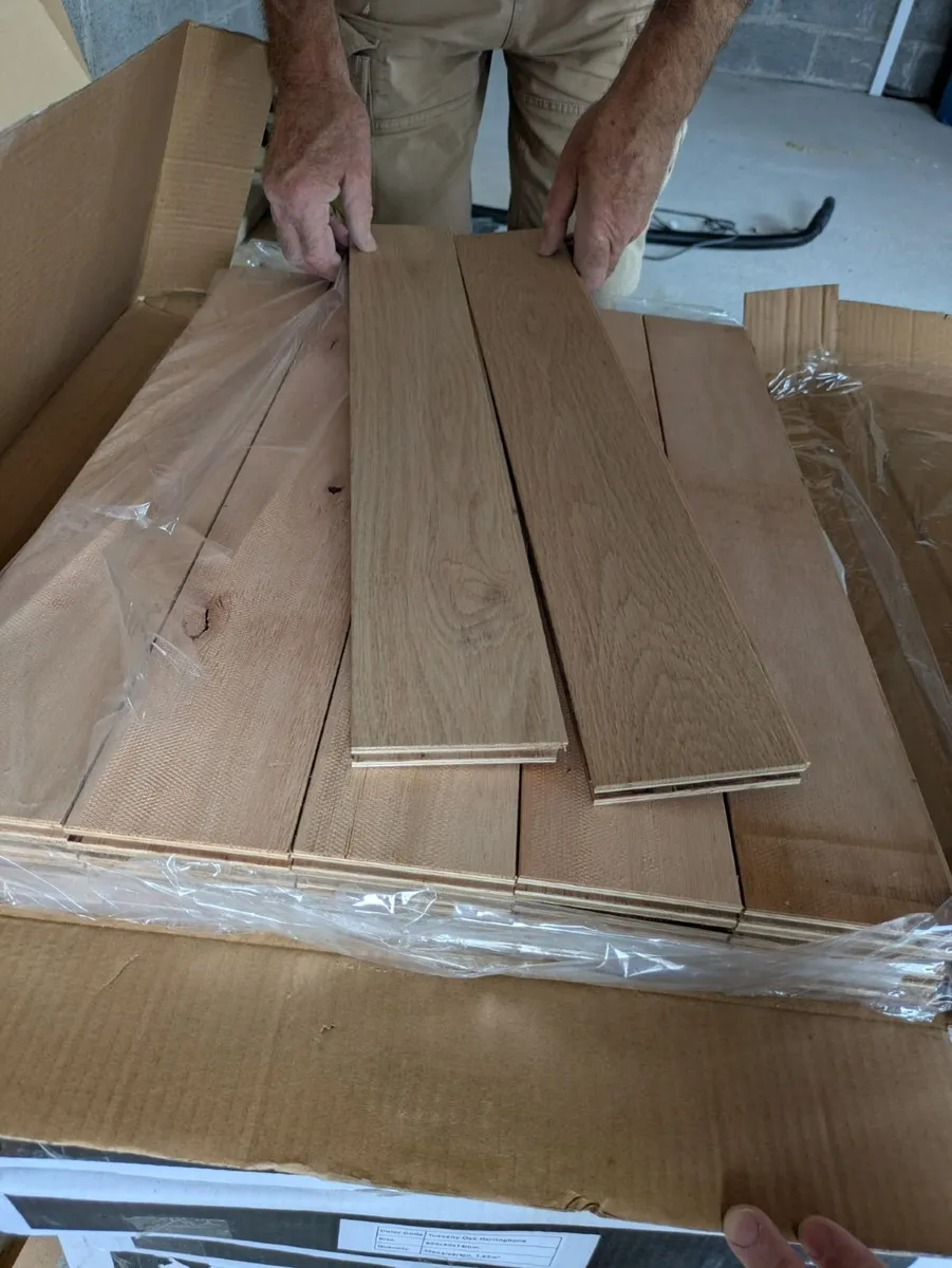 Engineered Oak Herringbone Flooring – 9.56m² - Image 2