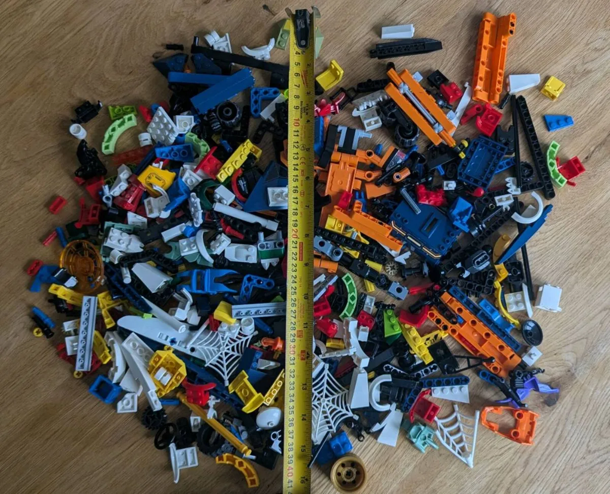 Lego & Technic Assorted Parts - Image 1