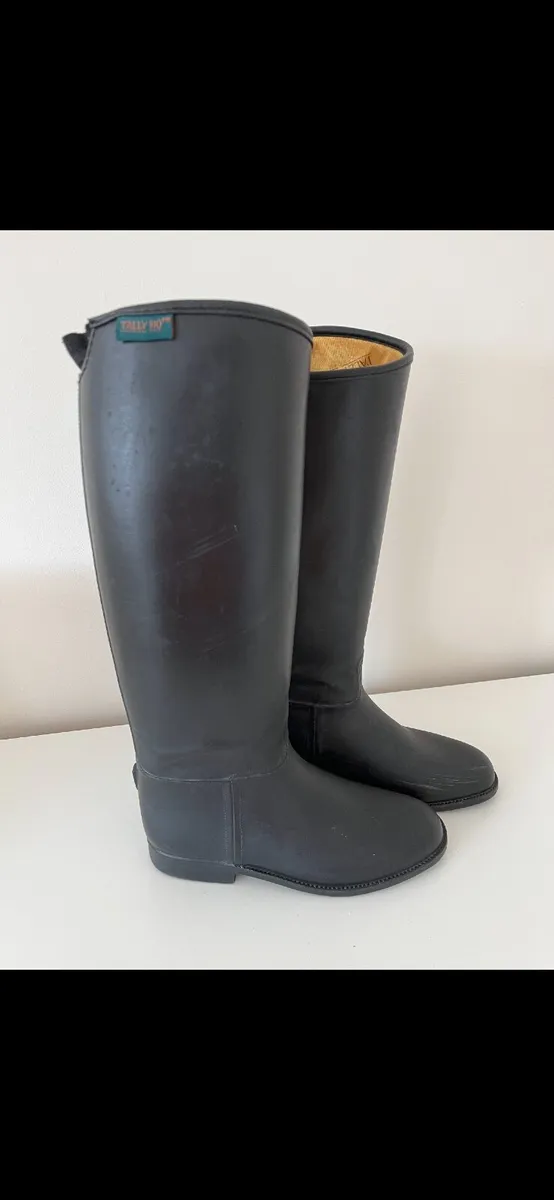 Horse Riding Boots and Body/Shoulder protector. - Image 4
