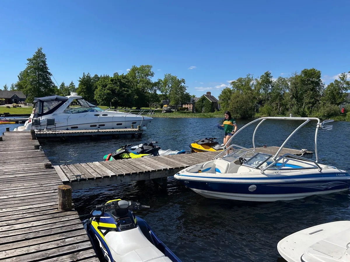 2007 Larson 180 Sei Volvo Penta 4.3v6 wake tower - Image 4