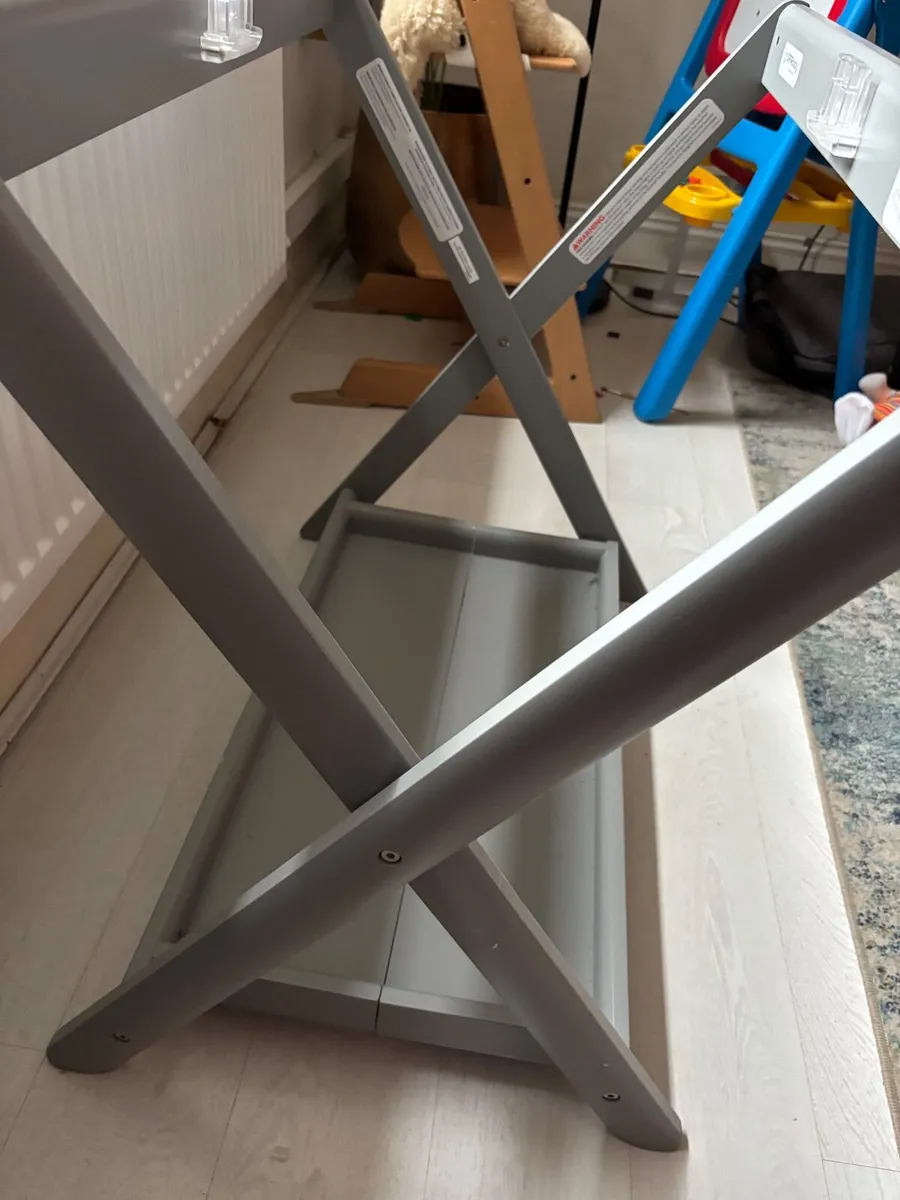 UPPAbaby Carrycot Stand - Image 4