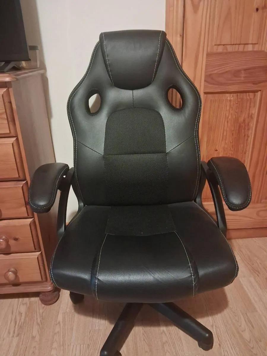 Gaming chair - Image 2