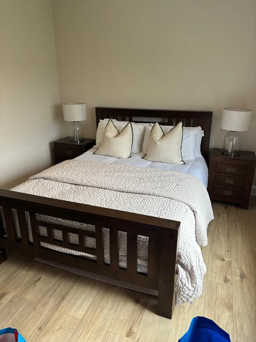 Bedroom Furniture Set - Image 1