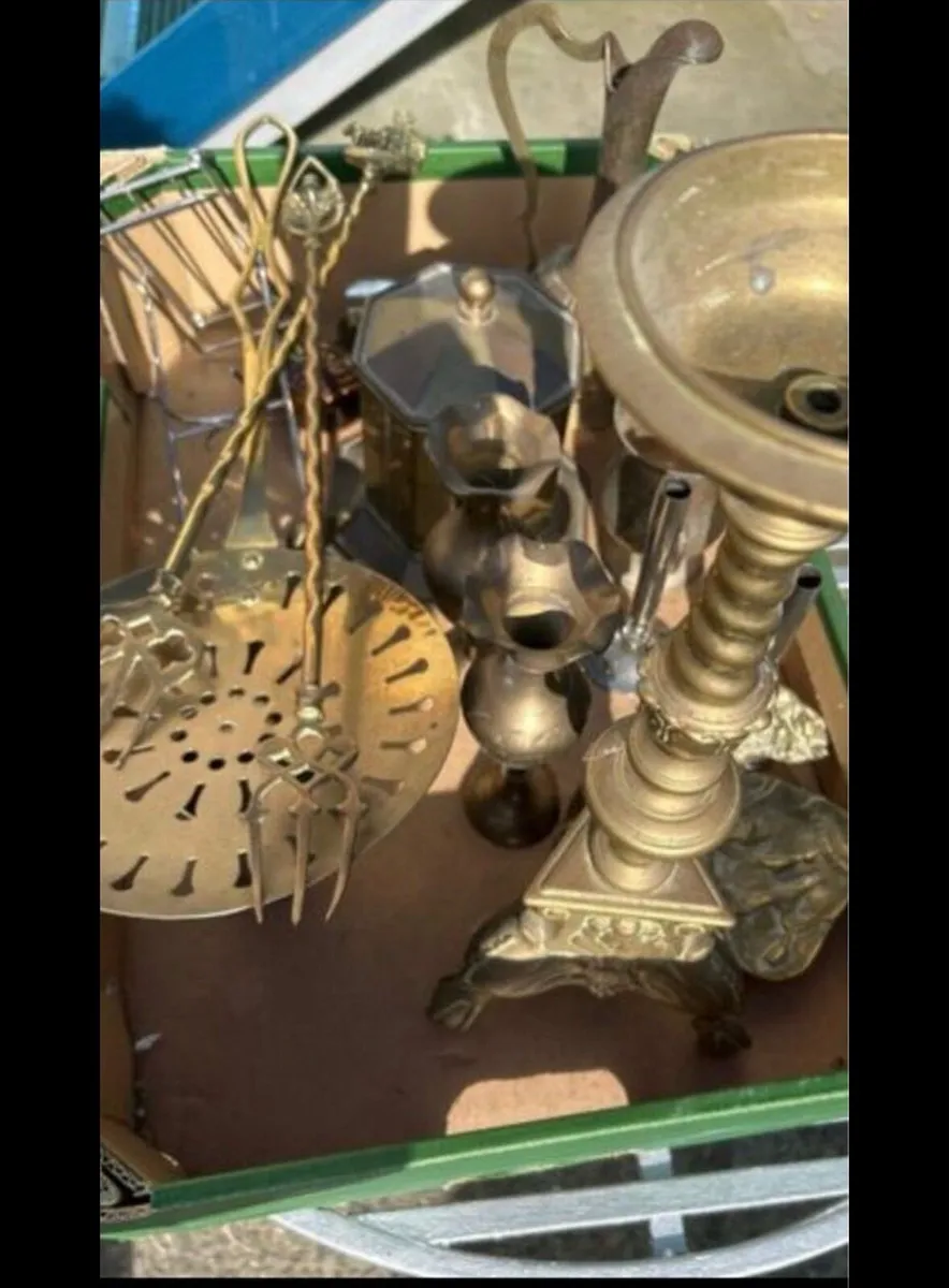 Large box of brass pieces - Image 2