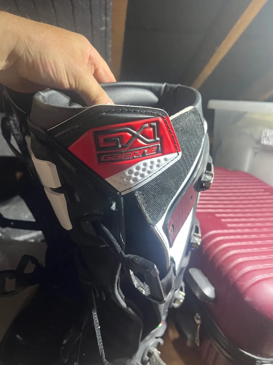 Size 8  brand new motorbike boots - Image 1