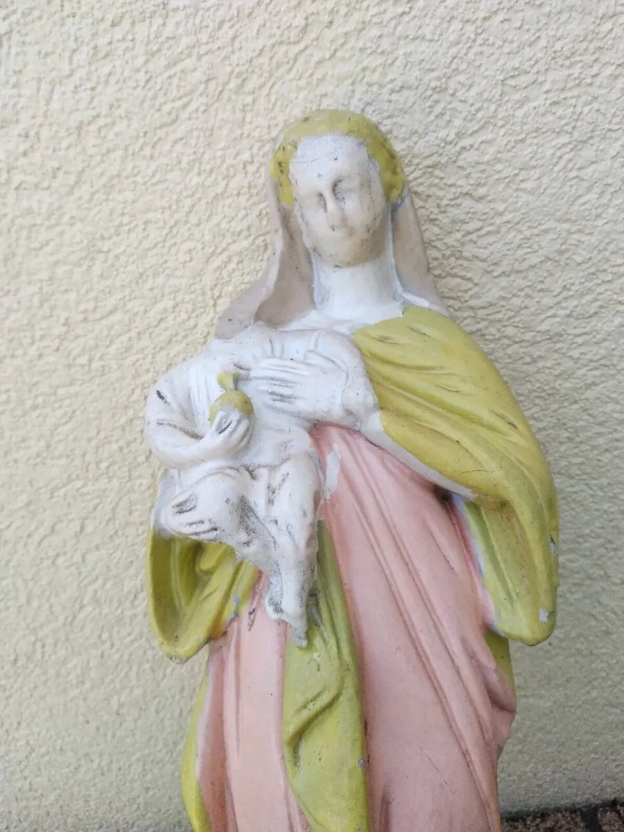 Antique Madonna and child chalk statue - Image 2