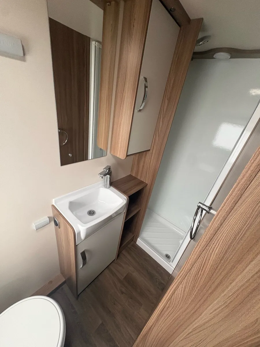 Caravan - Image 4