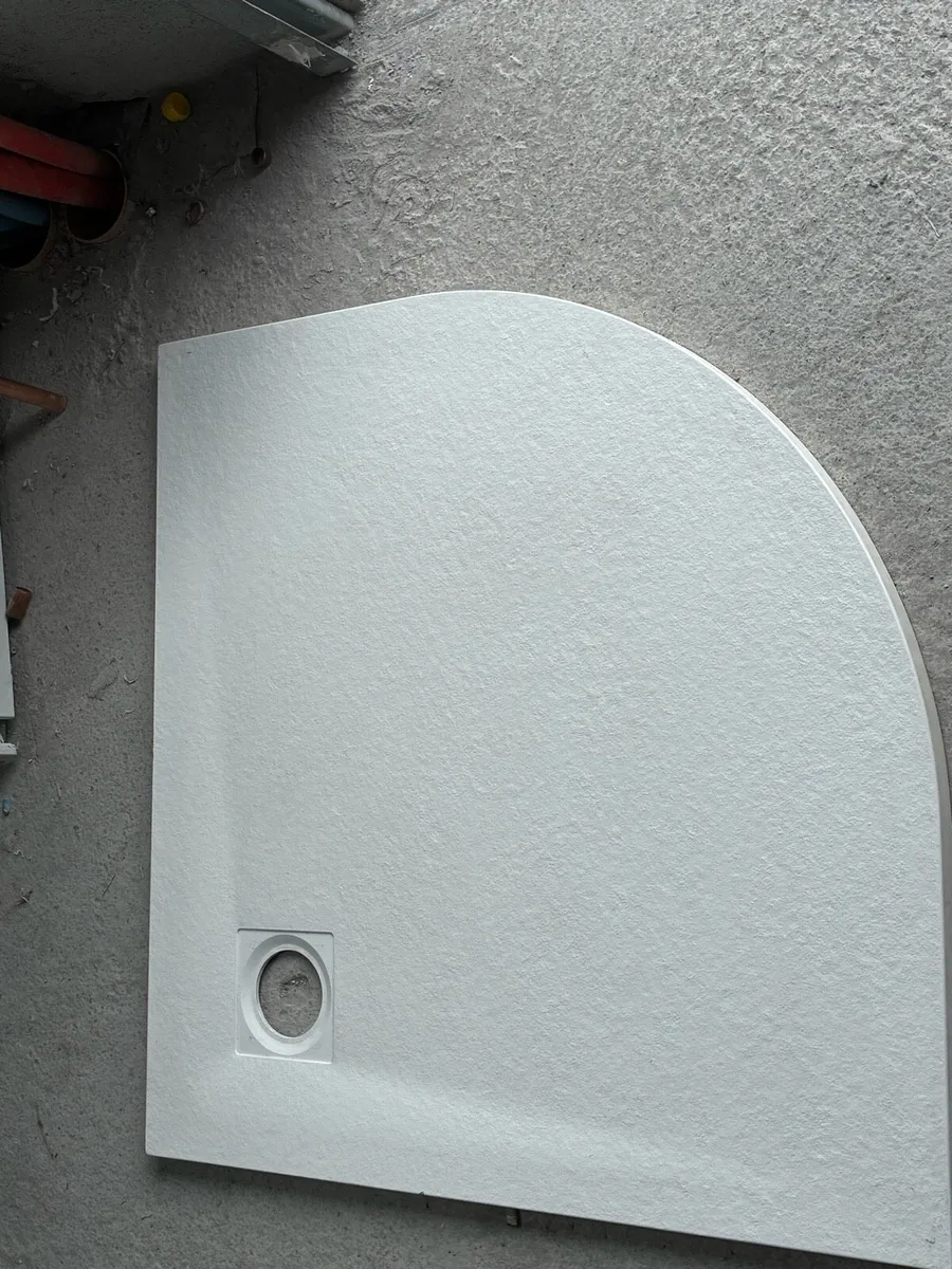 White slate Malenke 900x900mm Quadrant Shower Tray