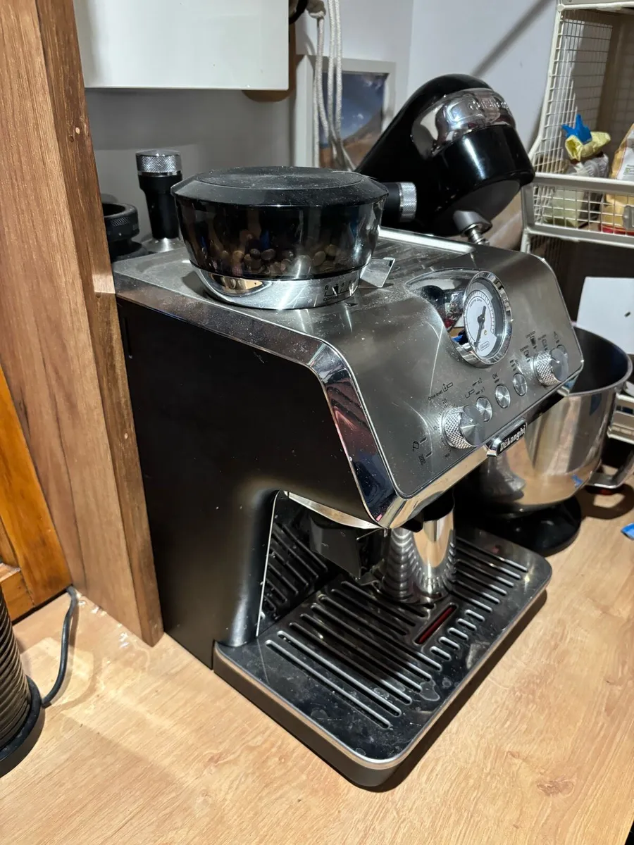 DeLonghi coffee machine - La Specialista - Image 2