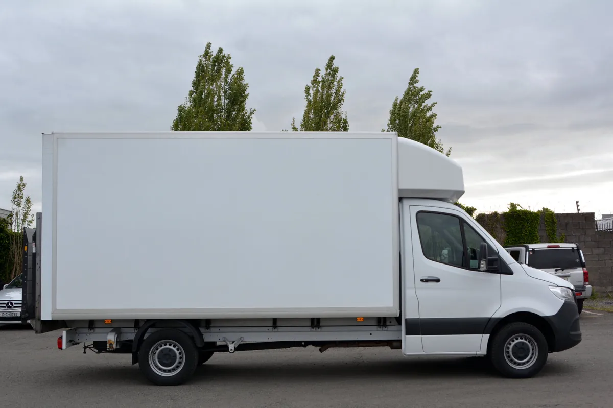 Mercedes-Benz Sprinter Luton Box & Alloy Tail Lift - Image 4