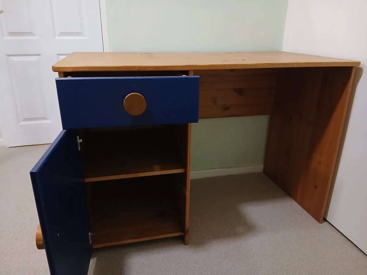 Desk - Image 2