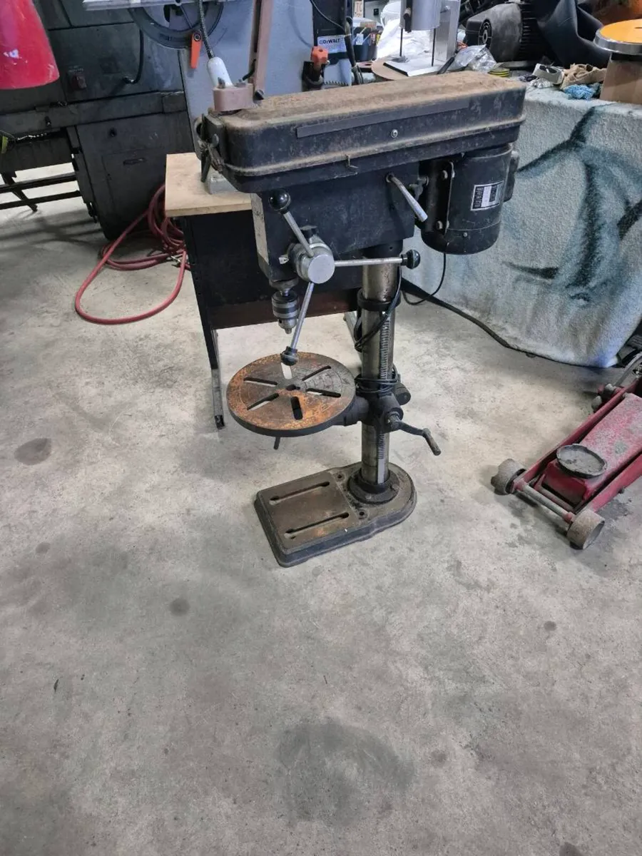 Bench top pillar drill - Image 1