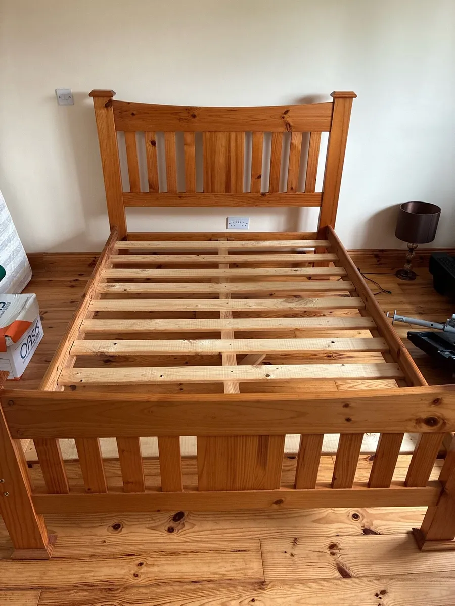 Solid pine double bed - Image 3