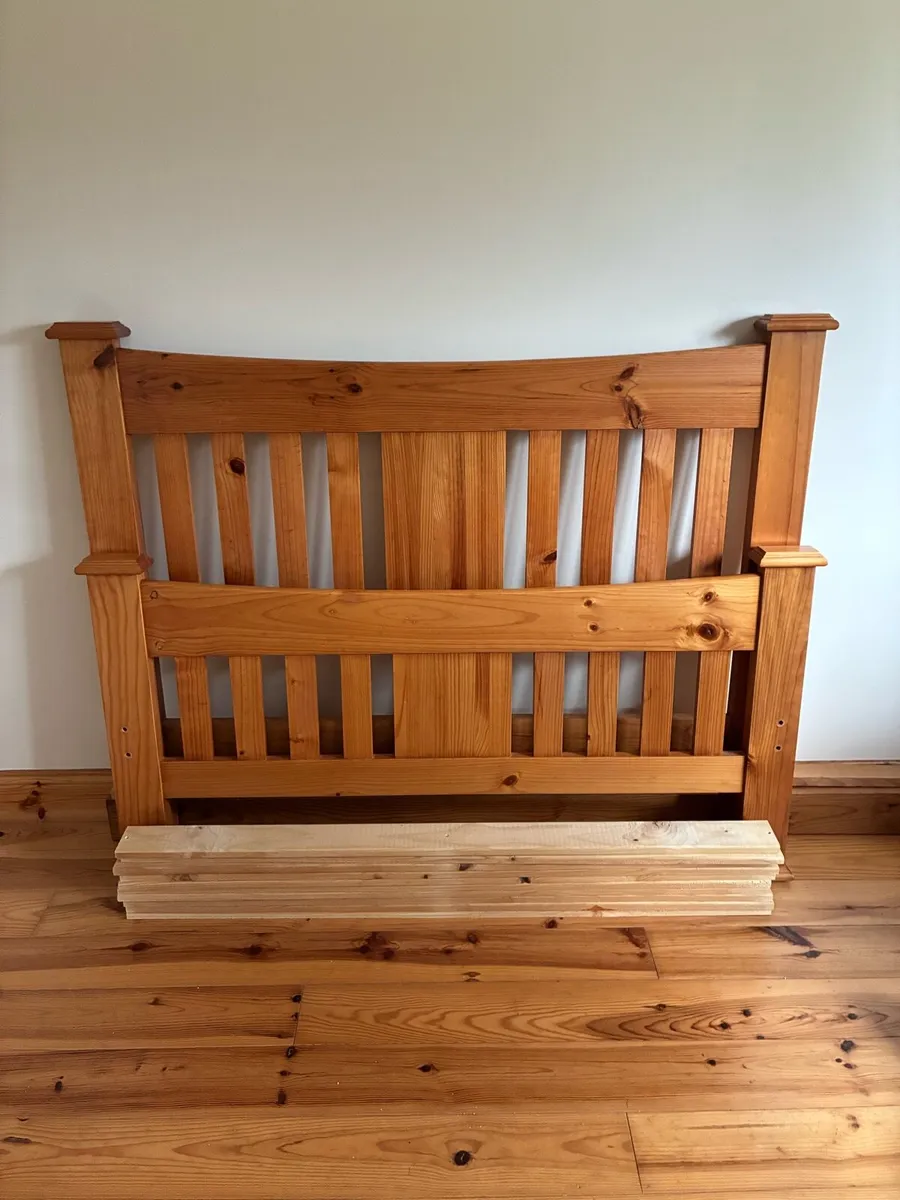 Solid pine double bed - Image 4
