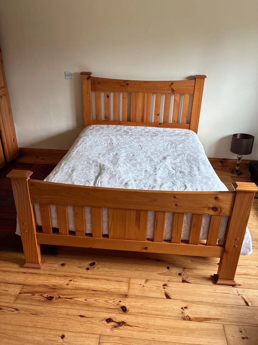 Solid pine double bed - Image 2