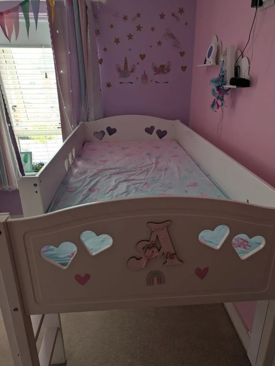 White wooden mid sleeper with pull out desk - Image 2