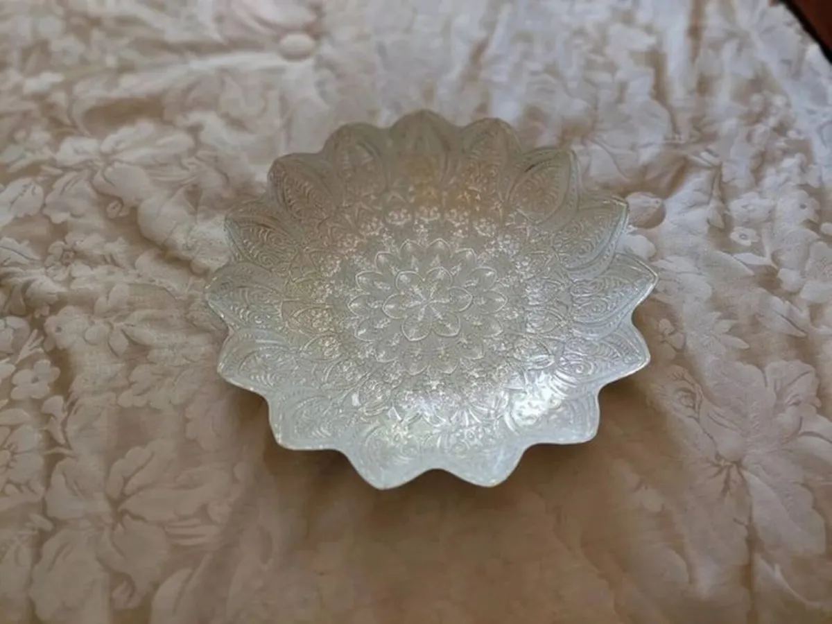 Metallic Glazed Pearl Centrepiece Bowl. - Image 3