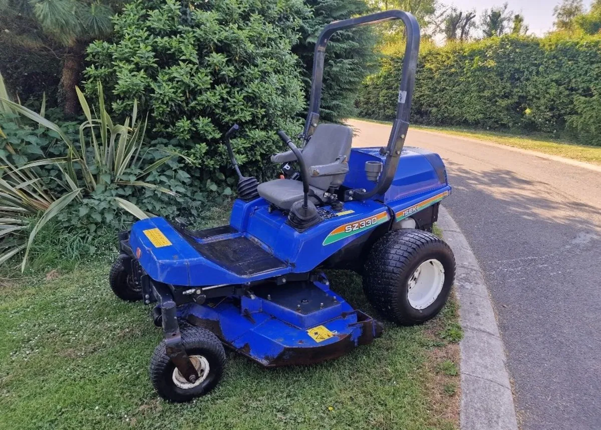 ISEKI zero turn ride on mower lawnmower 800.hours - Image 2
