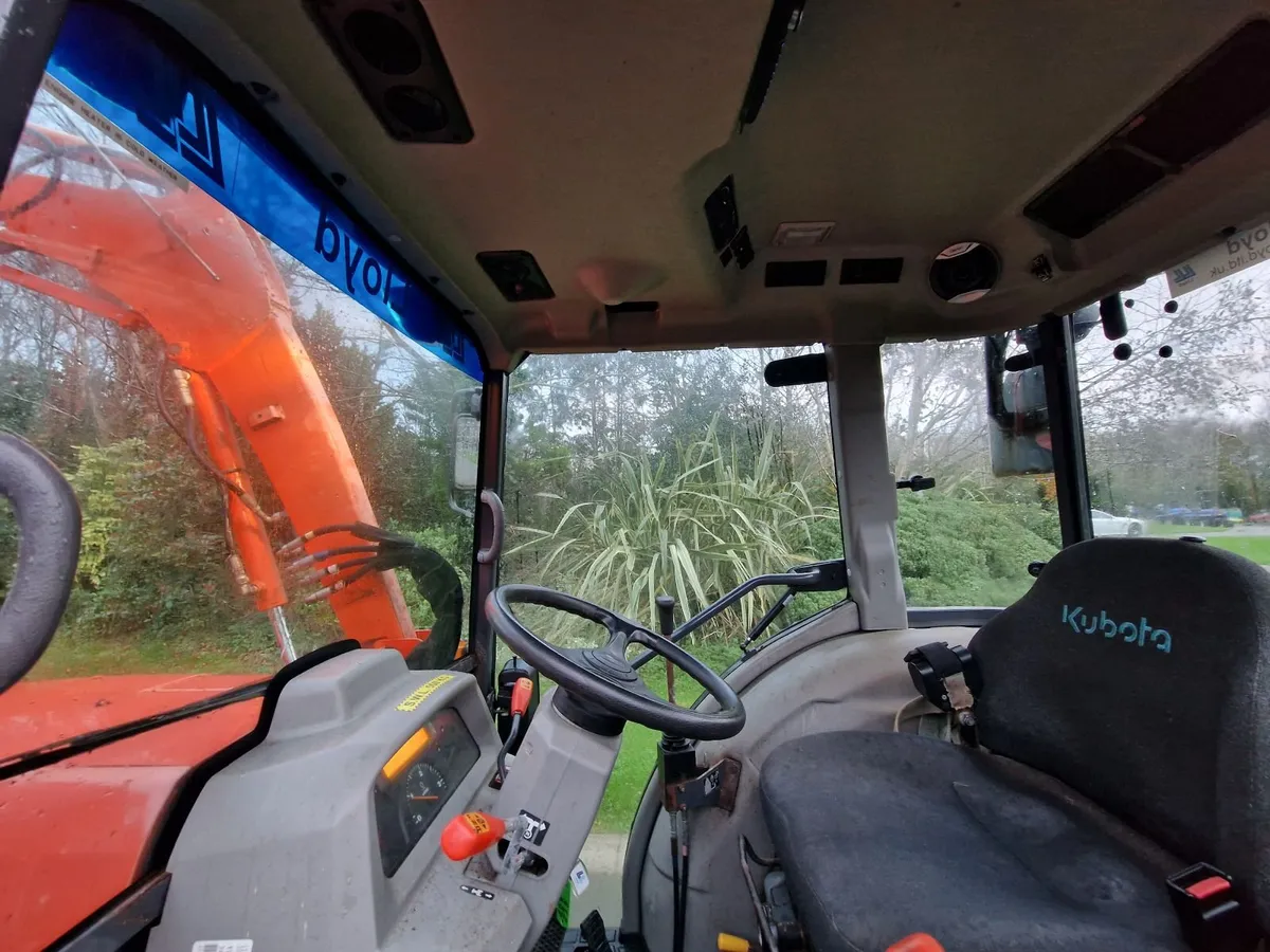 Kubota 44hp Compact tractor with loader - Image 2