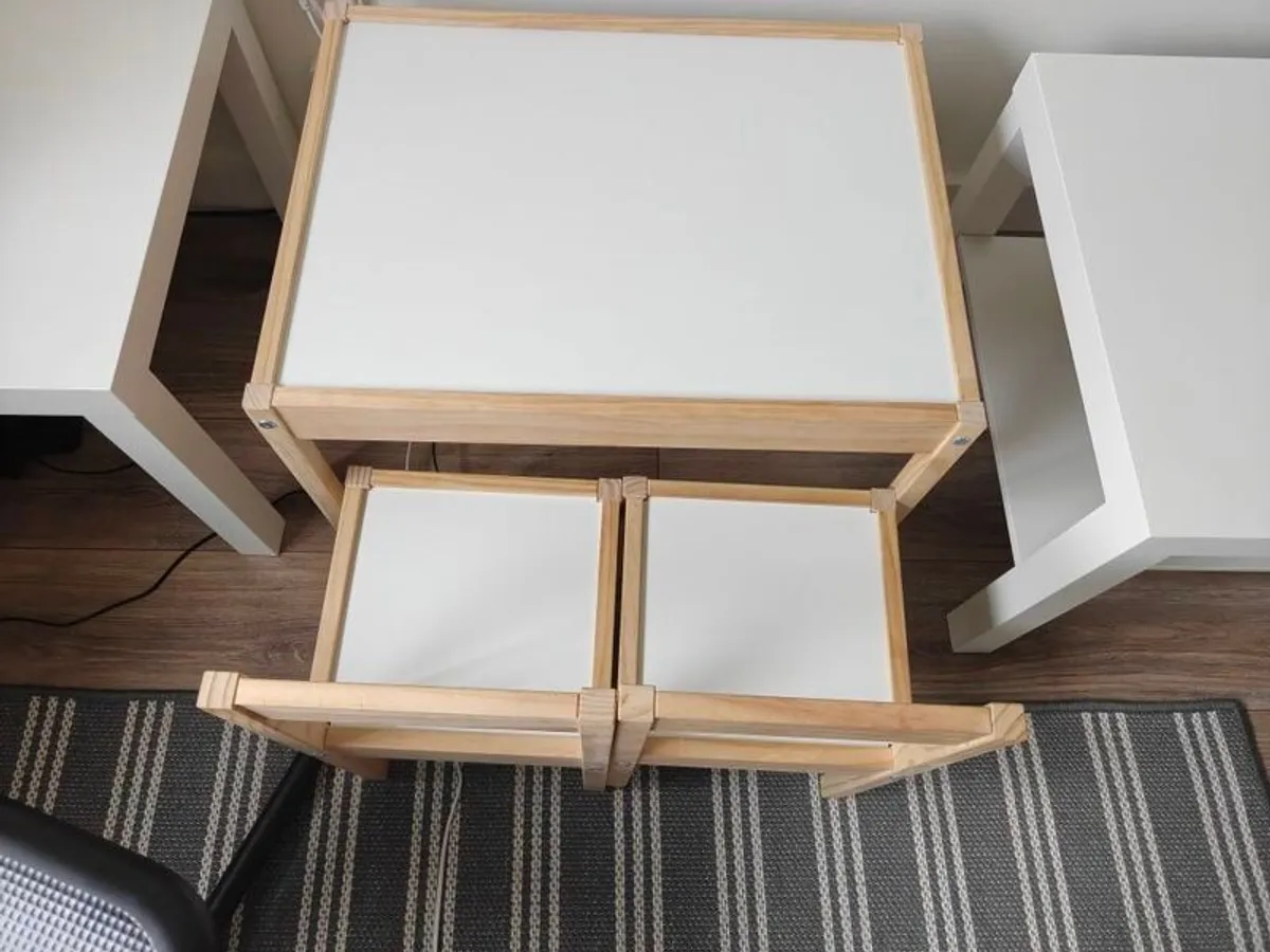 Tables and chairs - Image 4