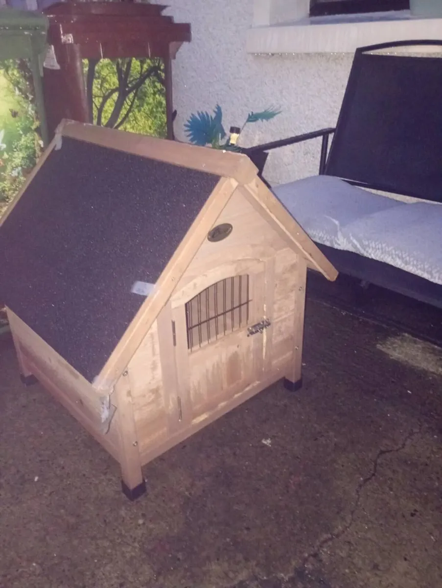 Dog kennel - Image 1