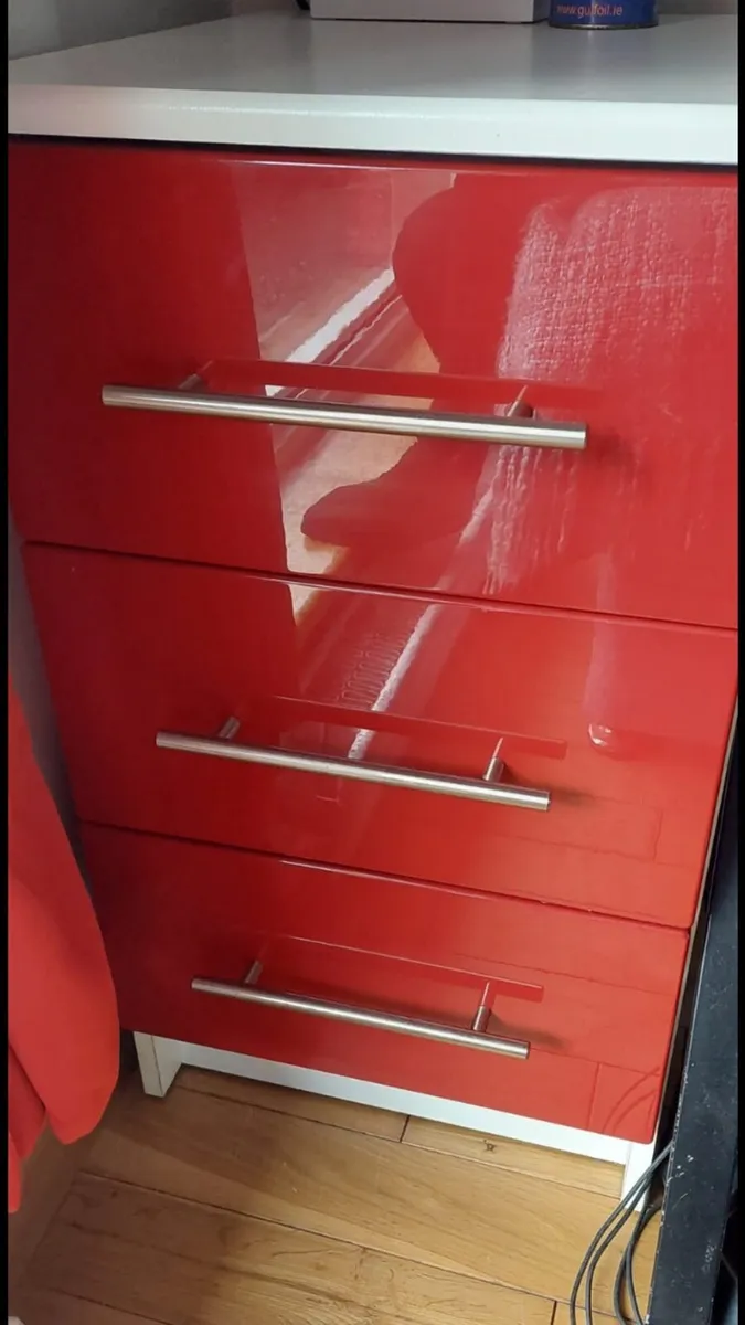 Bedroom set - Image 2