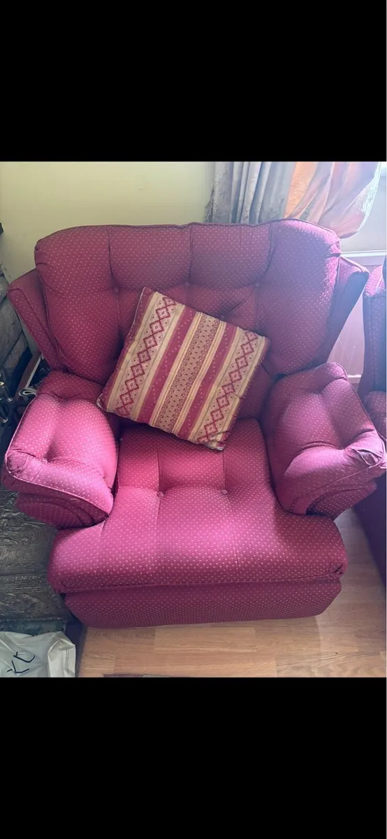 Red Suite of Furniture - Image 3