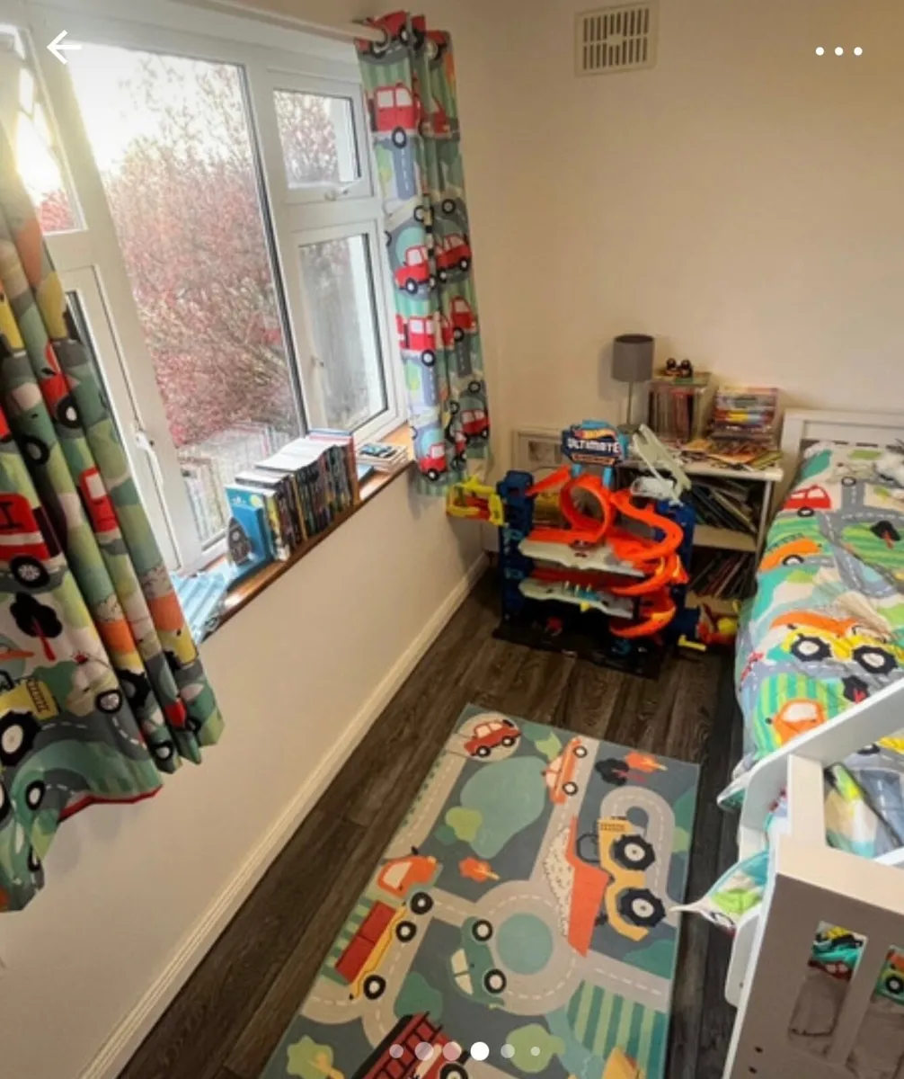 Kids bedroom items - Image 4