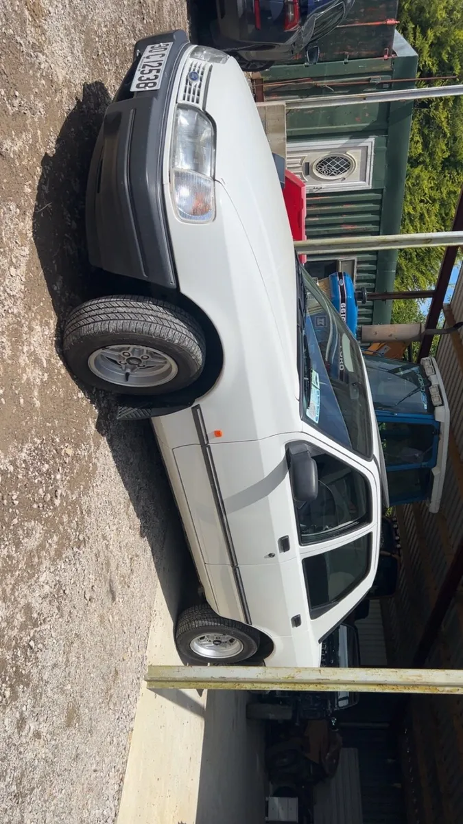 Ford Sierra - Image 3