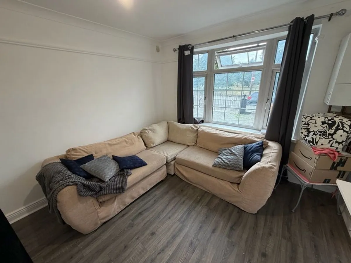 sofa - Image 2