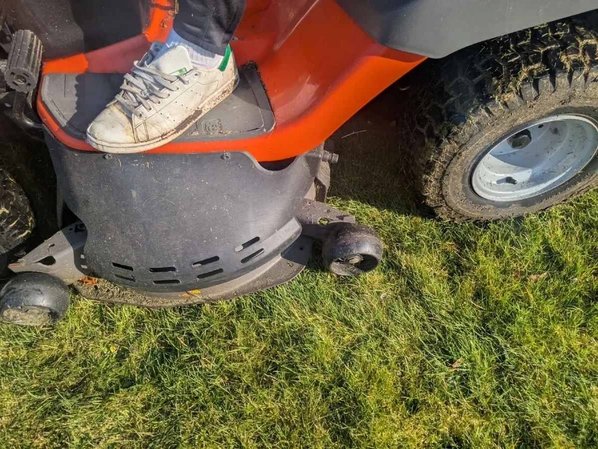 Husqvarna TC142T Ride-On Mower - Image 2