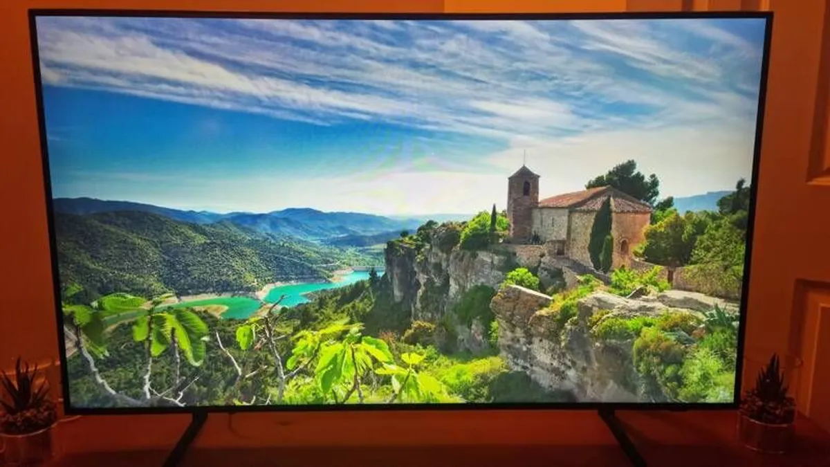 Samsung 50inch  QLED Excellent Condition  4K HDR Smart TV - Image 1