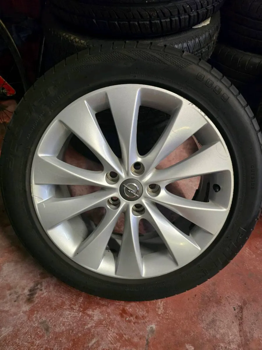 Opel Vauxhall 18 inch alloy