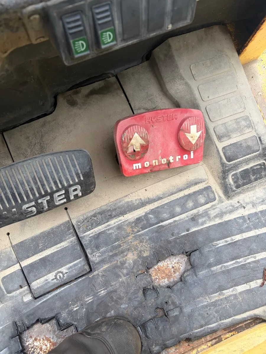 Forklift 3.2 ton - Image 4
