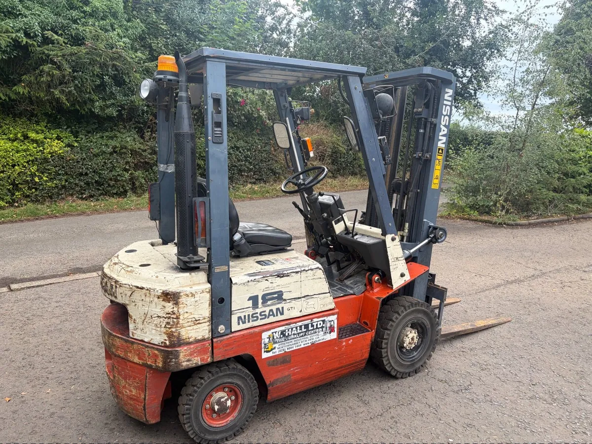 Forklift - Image 3