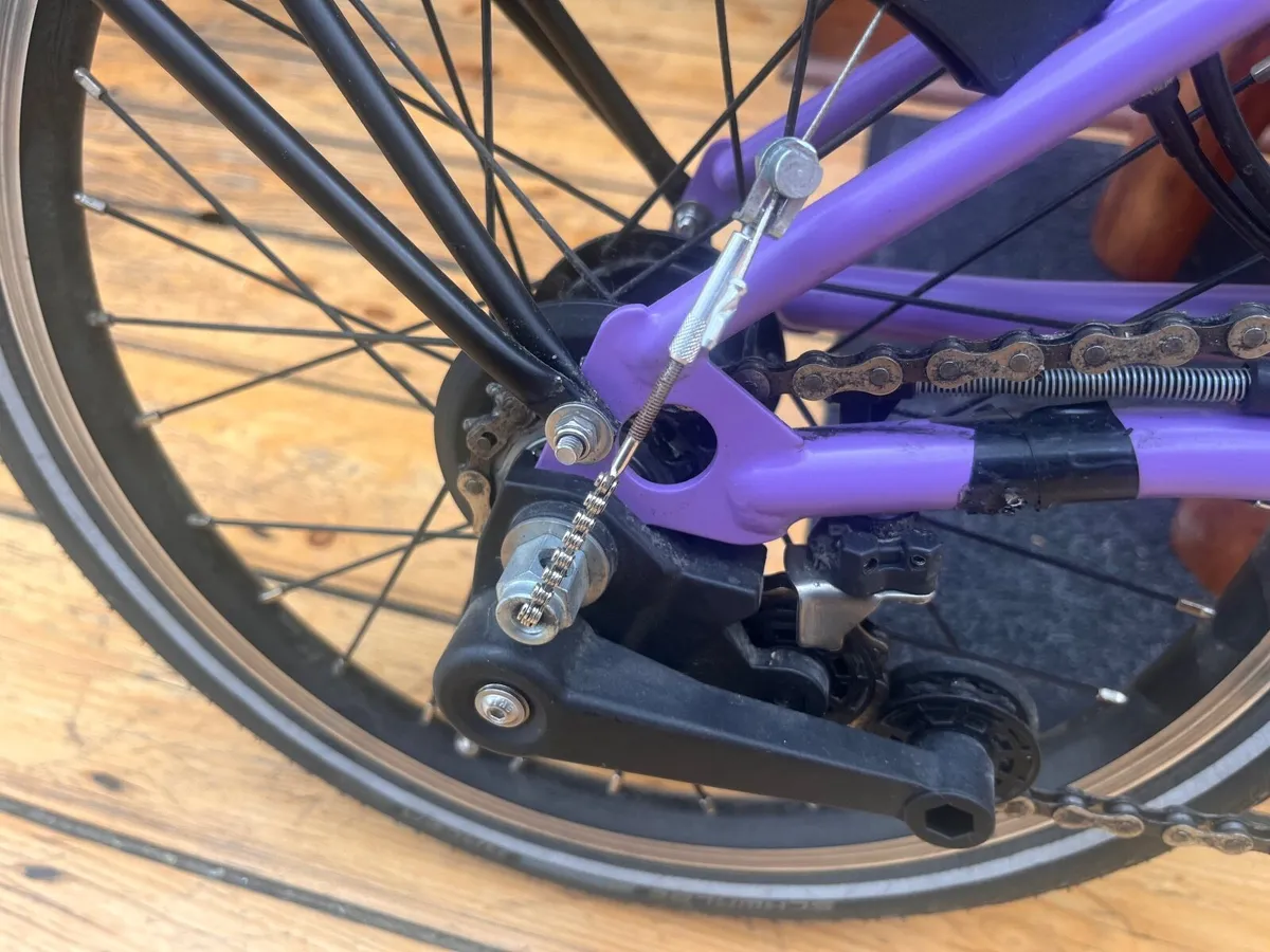 2024 Brompton C Line 6 Speed with rack - Image 3