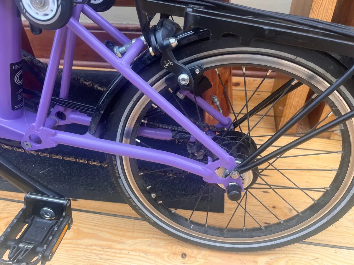2024 Brompton C Line 6 Speed with rack - Image 4