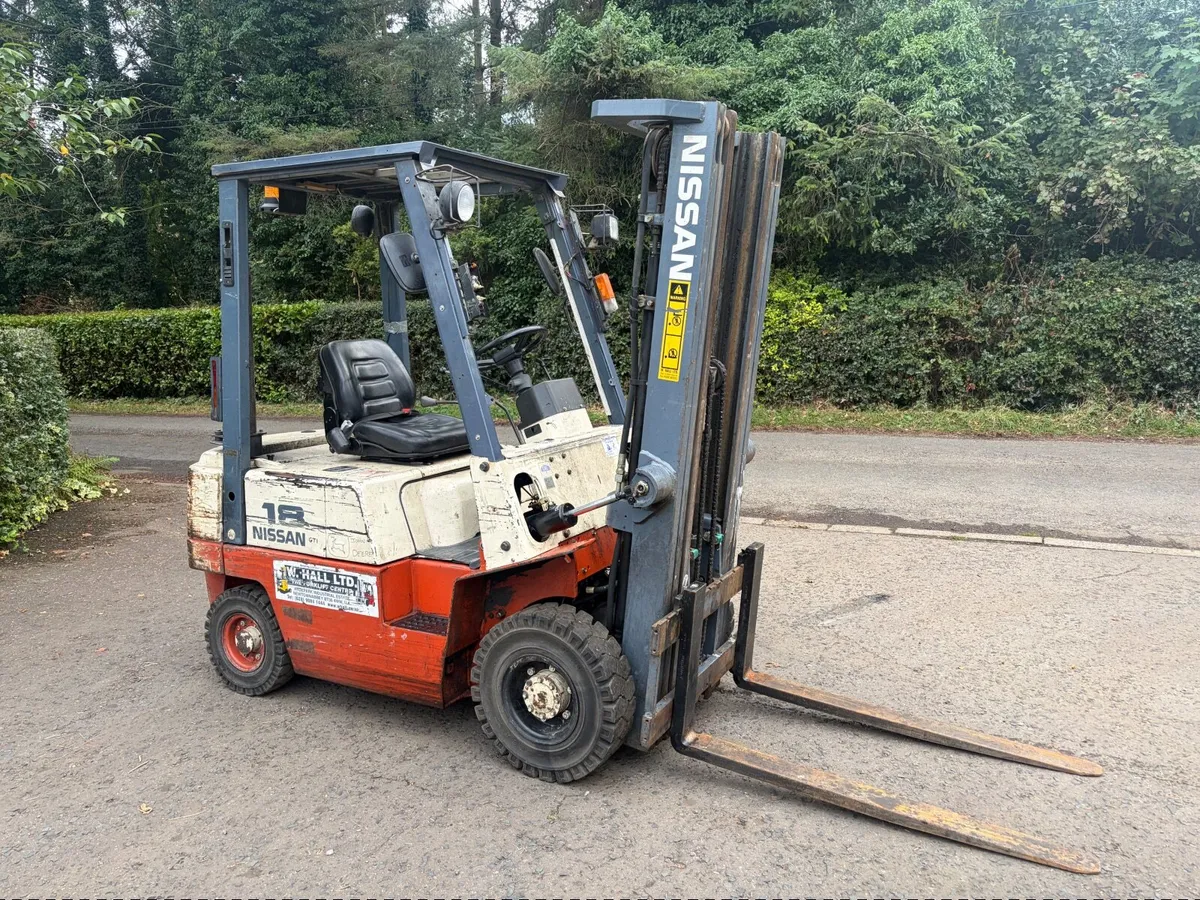 Forklift - Image 4