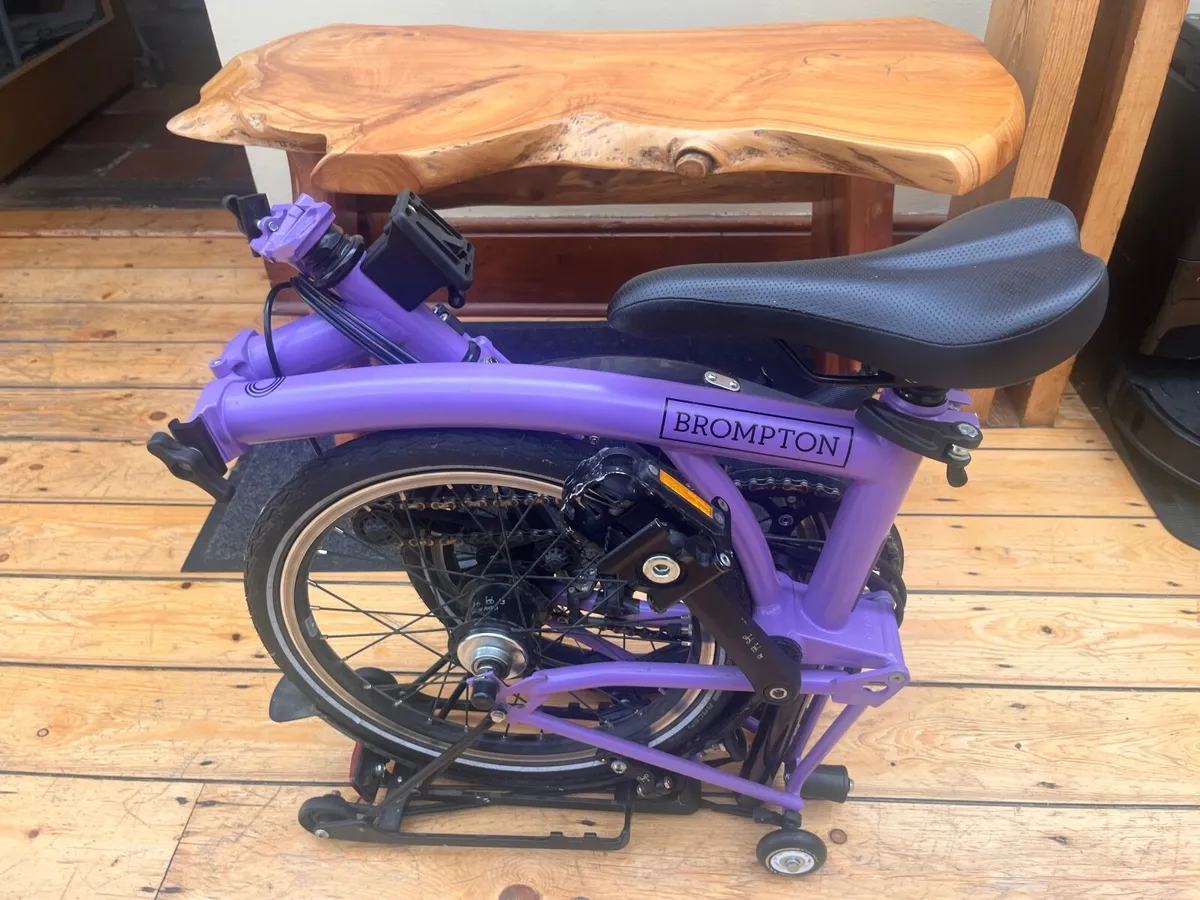 2024 Brompton C Line 6 Speed with rack - Image 2