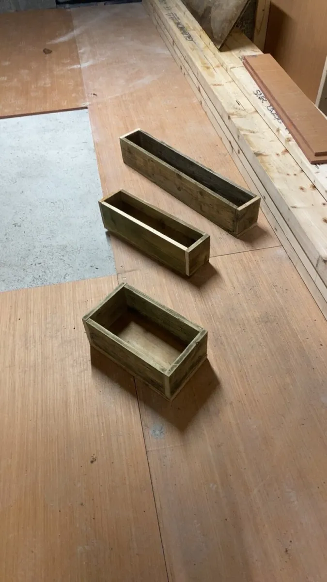 Wooden flower boxes - Image 3