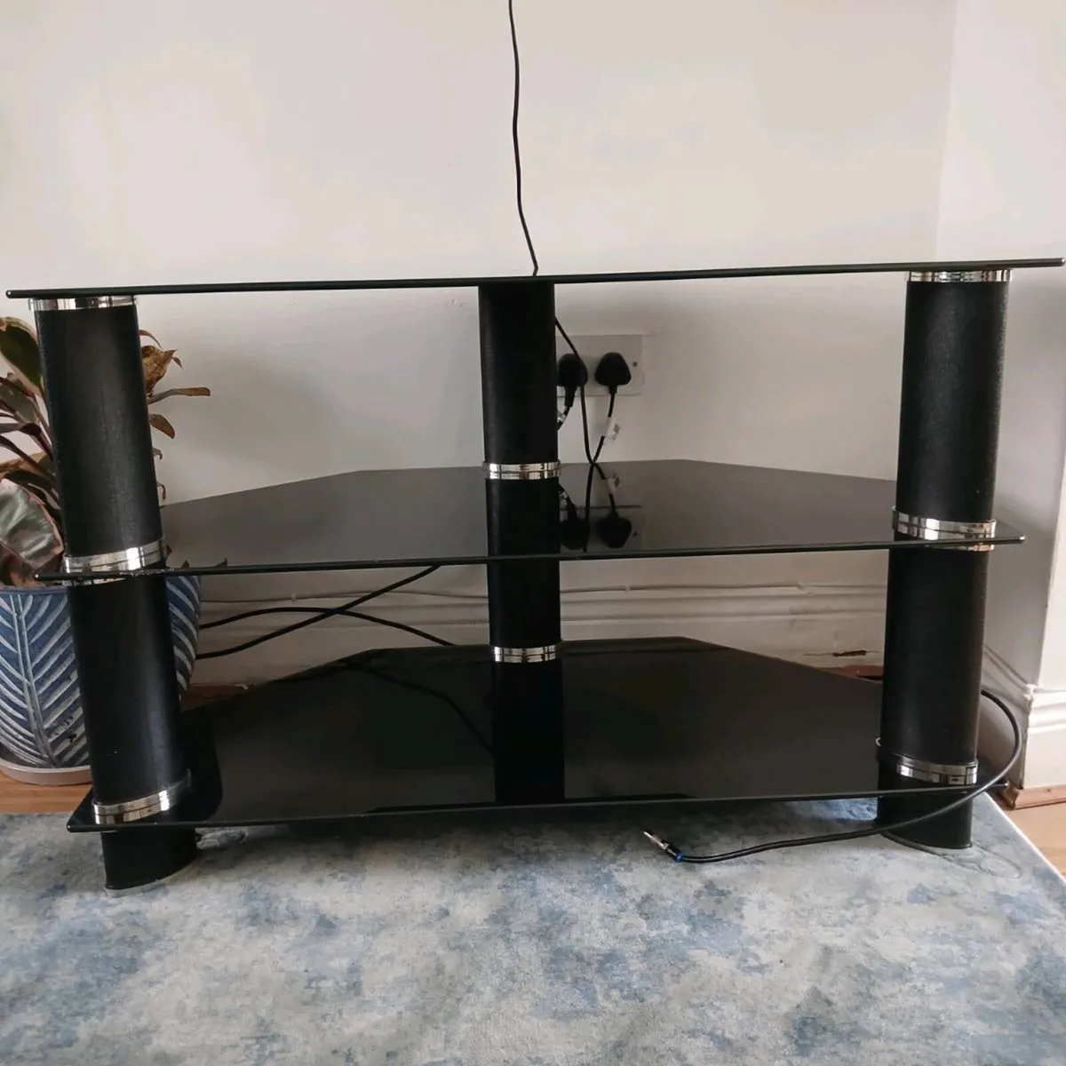 TV unit - Image 1