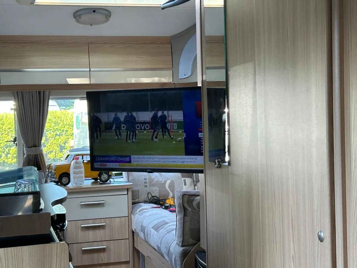 Caravan 6 berth - Image 2
