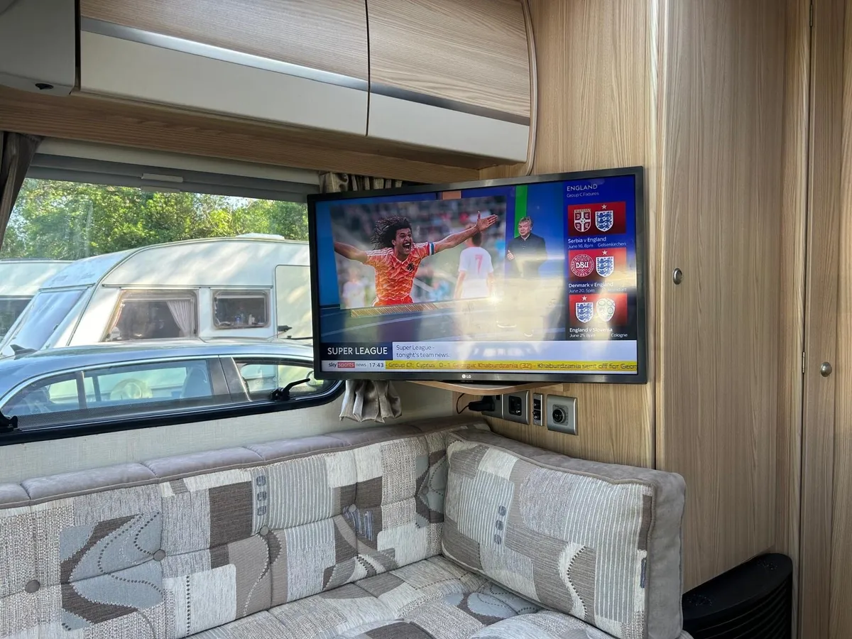 Caravan 6 berth - Image 3