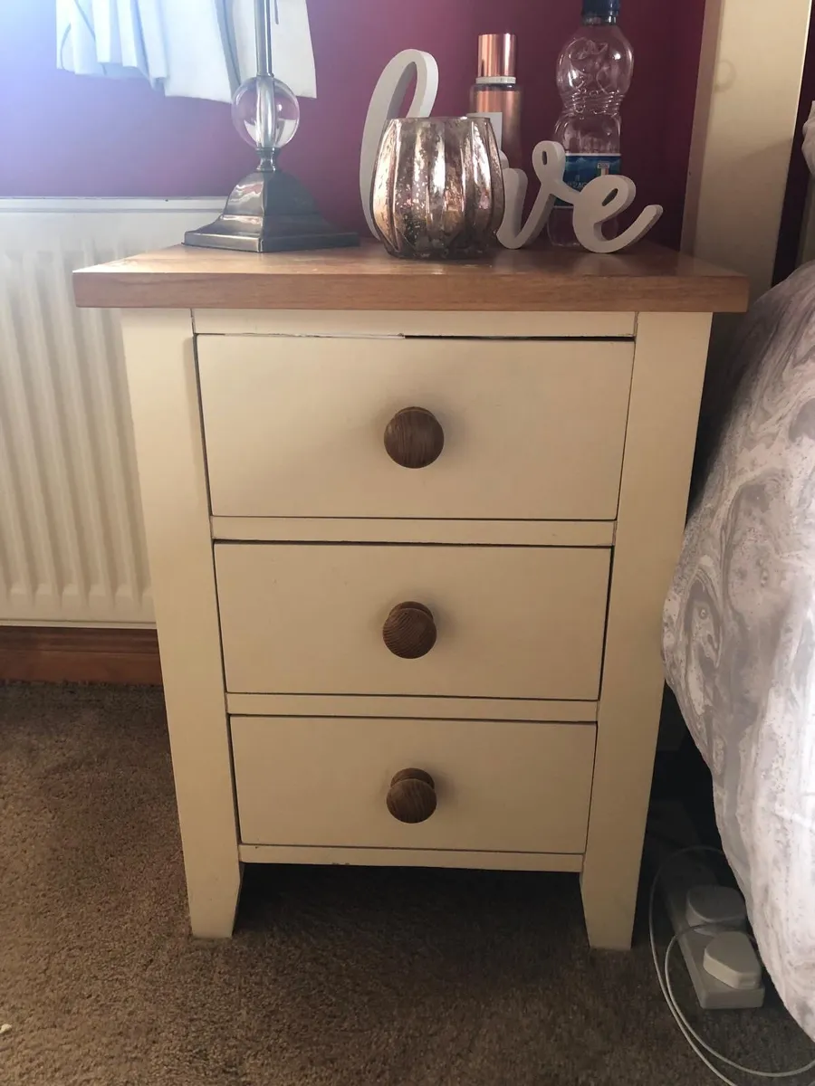 Bedroom set - Image 2