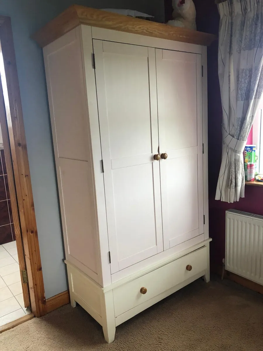 Bedroom set - Image 4